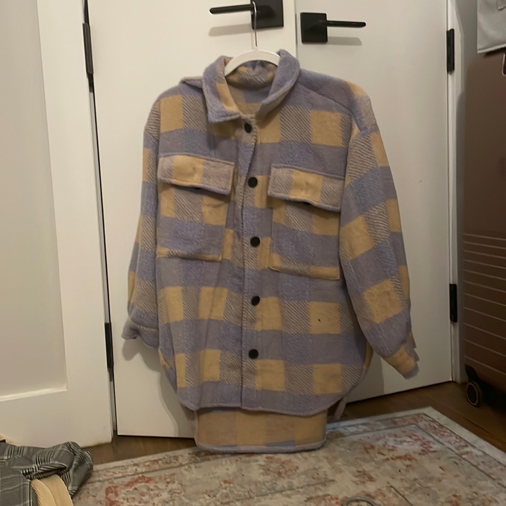 NEVER WORN FUZZY JACKET